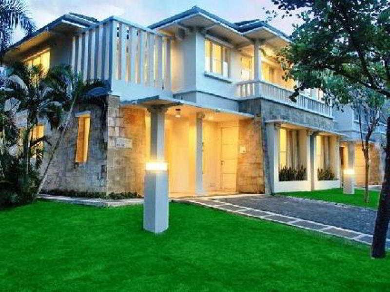 Ciputra Golf, Club & Hotel Surabaya Exterior photo