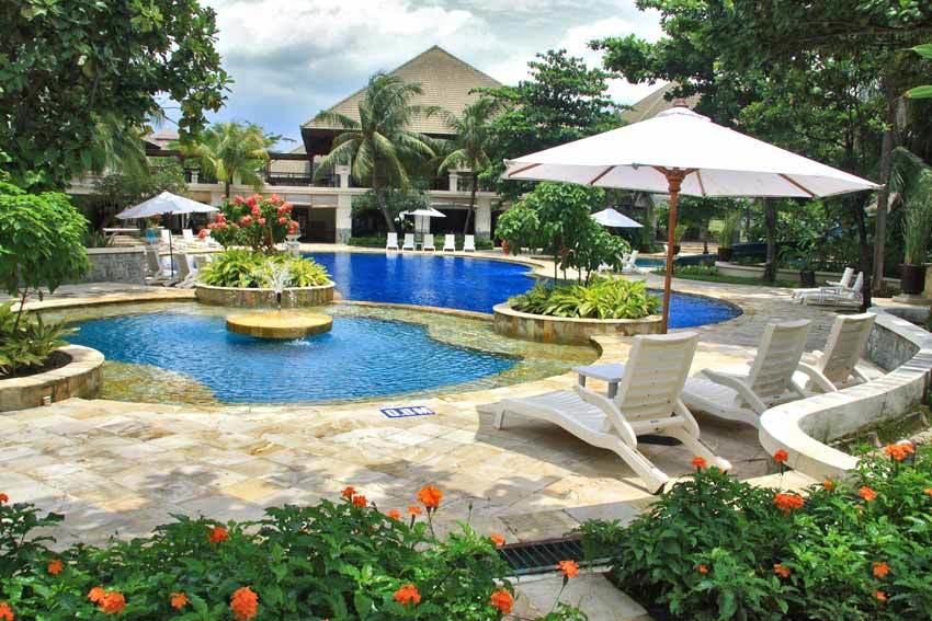 Ciputra Golf, Club & Hotel Surabaya Exterior photo