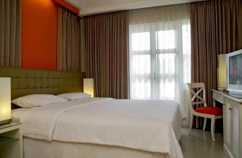 Ciputra Golf, Club & Hotel Surabaya Exterior photo
